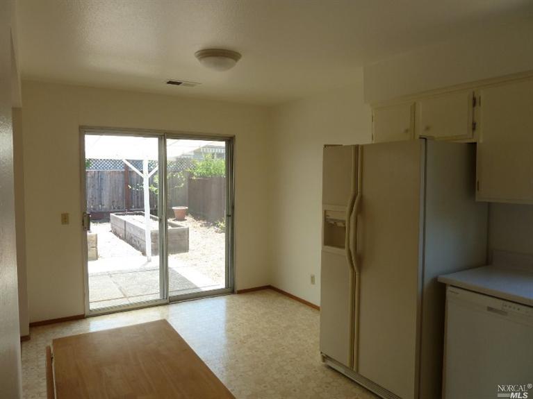 1512 Sarkesian Dr, Petaluma, CA 94954 photo 4