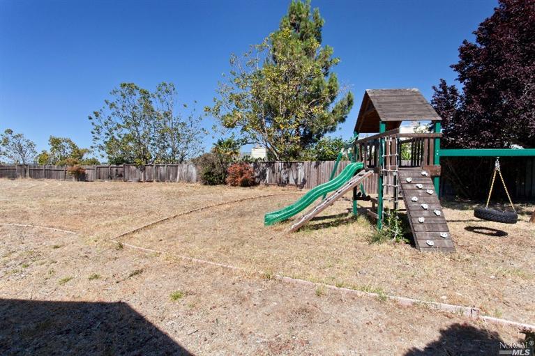 180 Crowsnest Ct, Vallejo, CA 94591 photo 17