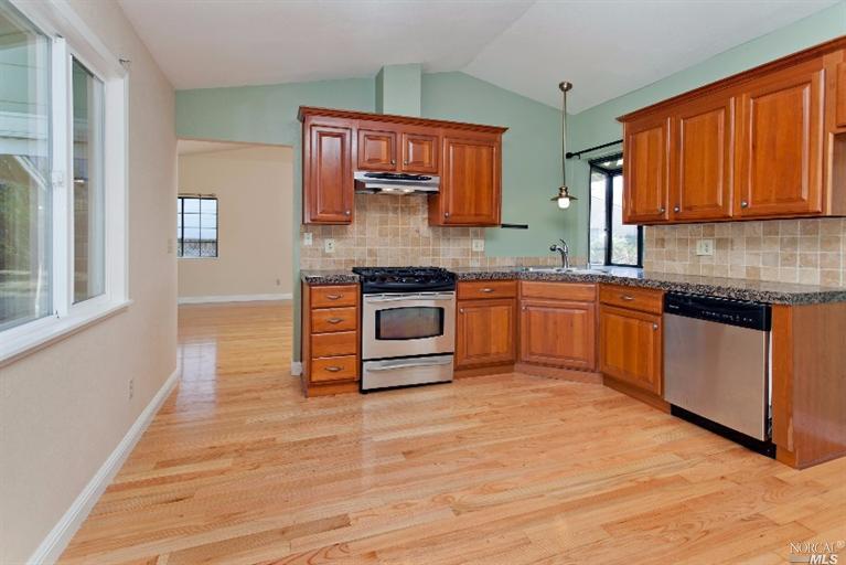 180 Crowsnest Ct, Vallejo, CA 94591 photo 2