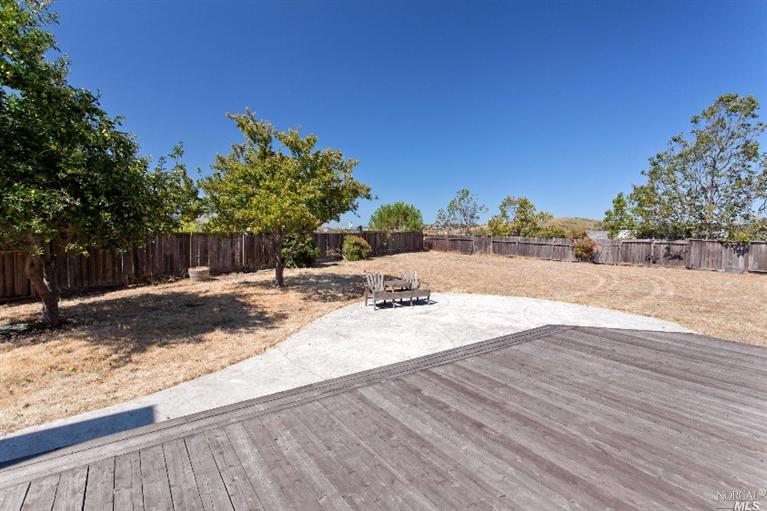 180 Crowsnest Ct, Vallejo, CA 94591 photo 3