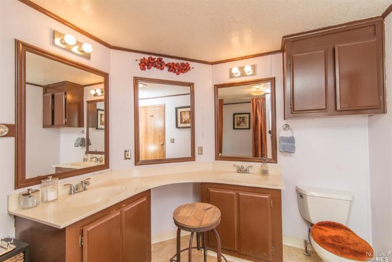 406 Baker St, Winters, CA 95694 photo 8