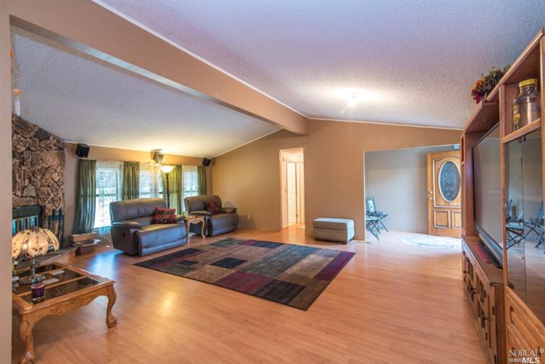 406 Baker St, Winters, CA 95694 photo 2