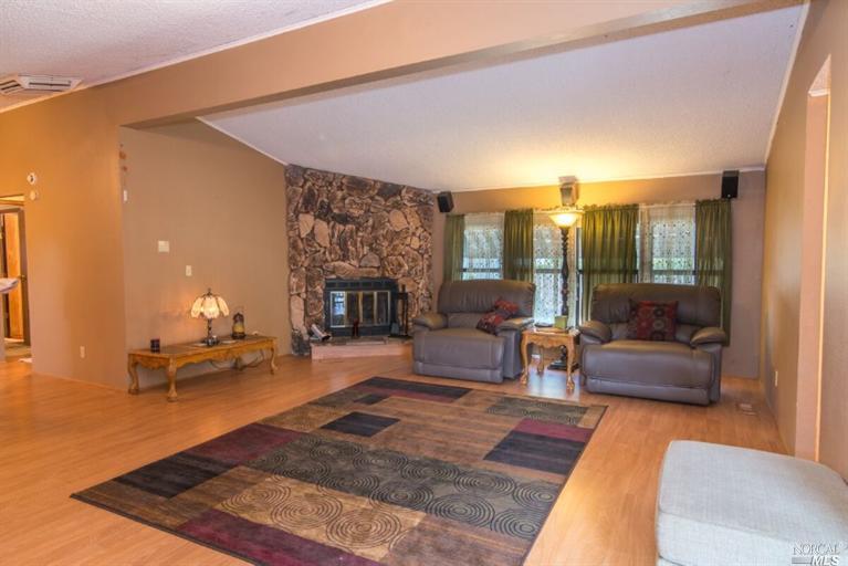 406 Baker St, Winters, CA 95694 photo 3