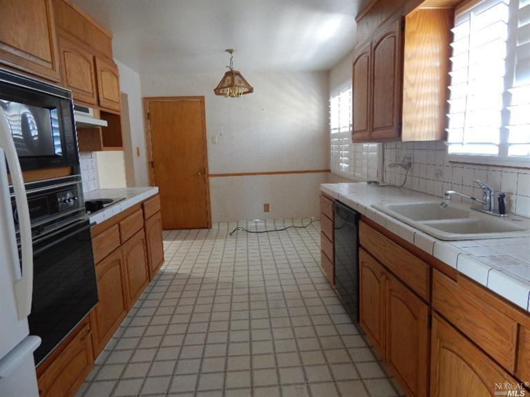 128 Garden Ct, Vallejo, CA 94591 photo 4