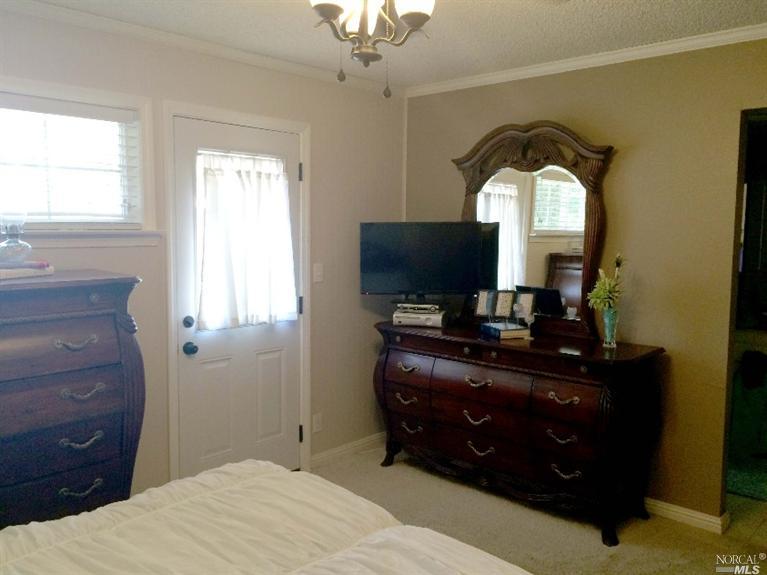 701 Fallbrook Ave, Vacaville, CA 95687 photo 14