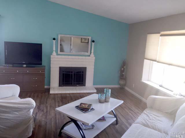 701 Fallbrook Ave, Vacaville, CA 95687 photo 2