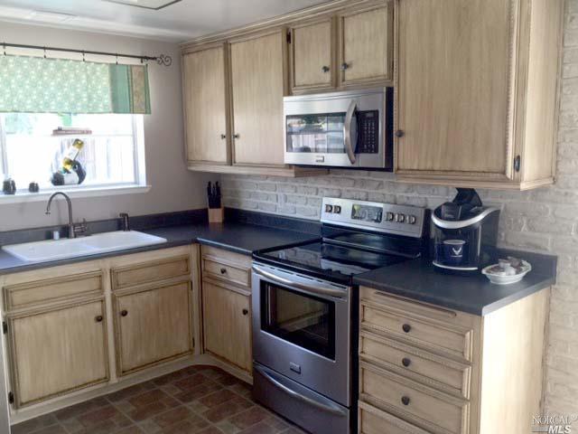 701 Fallbrook Ave, Vacaville, CA 95687 photo 5