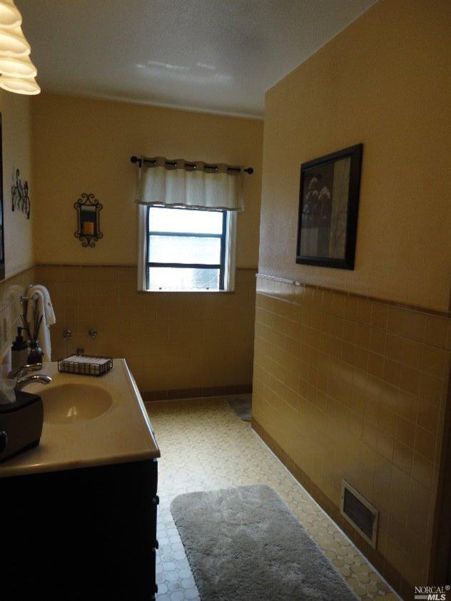 627 Washington St, Vallejo, CA 94590 photo 17