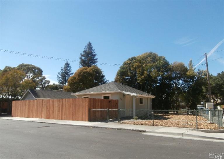829 Davis St, Santa Rosa, CA 95401 photo 3