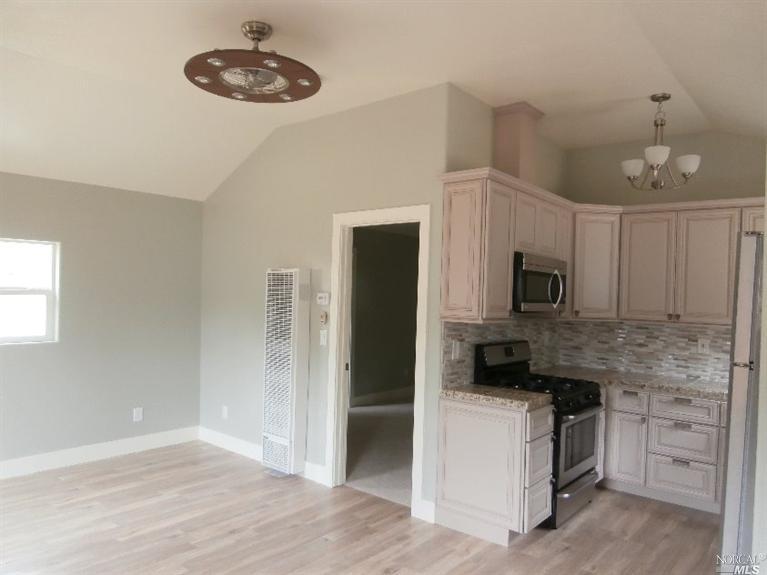 829 Davis St, Santa Rosa, CA 95401 photo 9