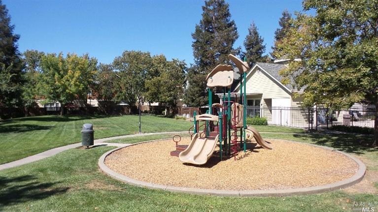 62 Manchester Dr, Fairfield, CA 94533 photo 10