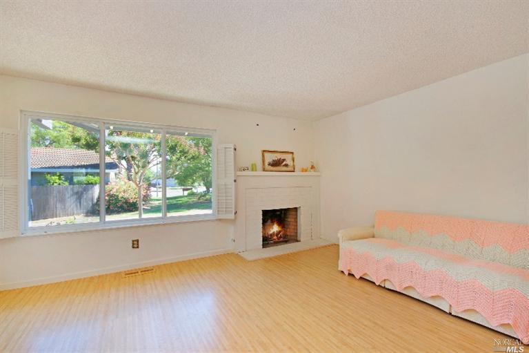 85 Vineyard Cir, Sonoma, CA 95476 photo 2