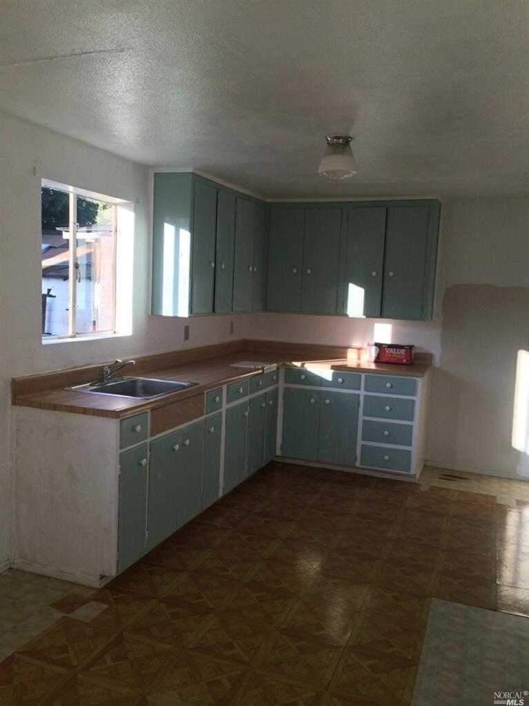 305 Abbey St, Winters, CA 95694 photo 6