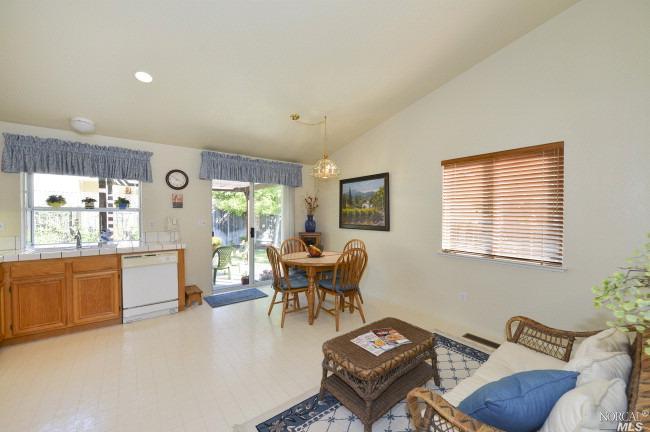 866 Foothill Dr, Windsor, CA 95492 photo 6