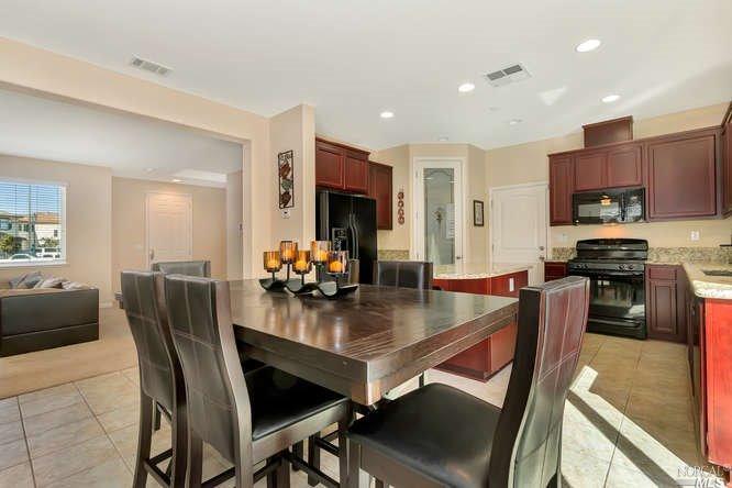 798 Embassy Cir, Vacaville, CA 95688 photo 10