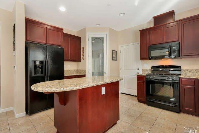 798 Embassy Cir, Vacaville, CA 95688 photo 13