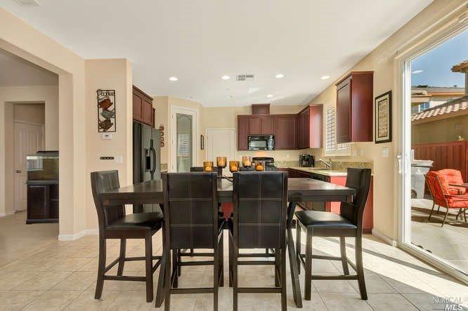 798 Embassy Cir, Vacaville, CA 95688 photo 9