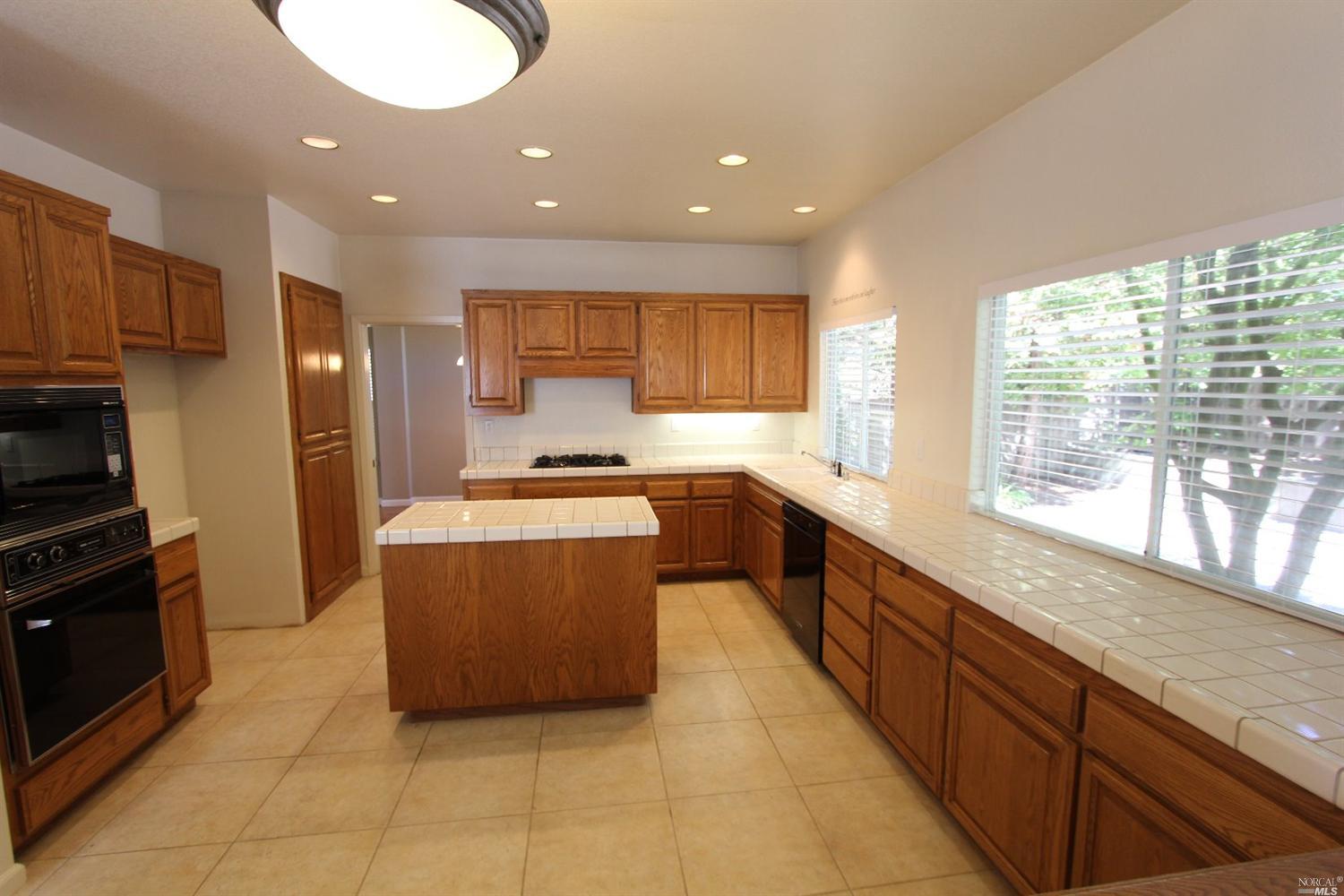 8608 Planetree Dr, Windsor, CA 95492 photo 3