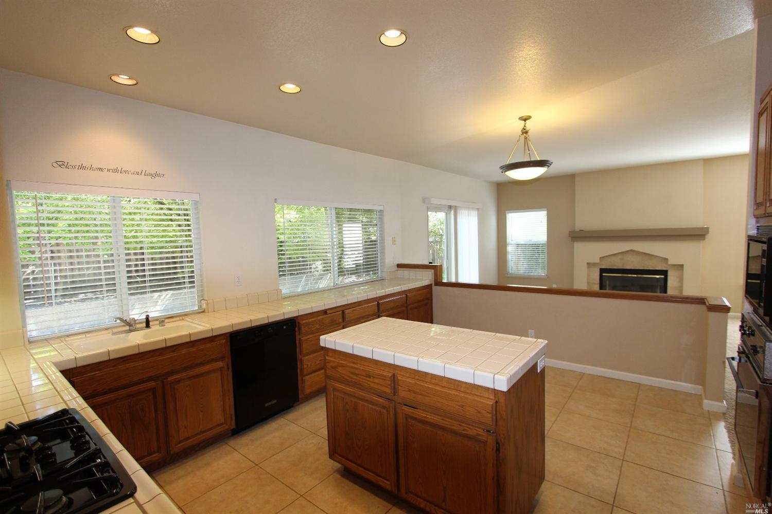 8608 Planetree Dr, Windsor, CA 95492 photo 4
