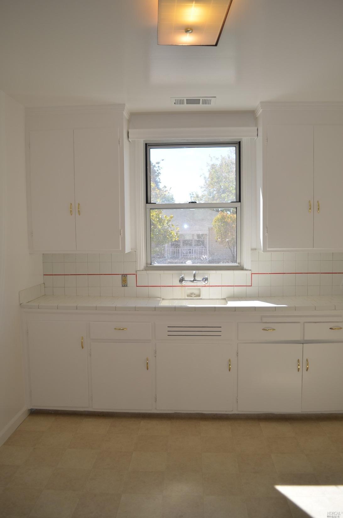 100 Foster St, Vallejo, CA 94591 photo 4
