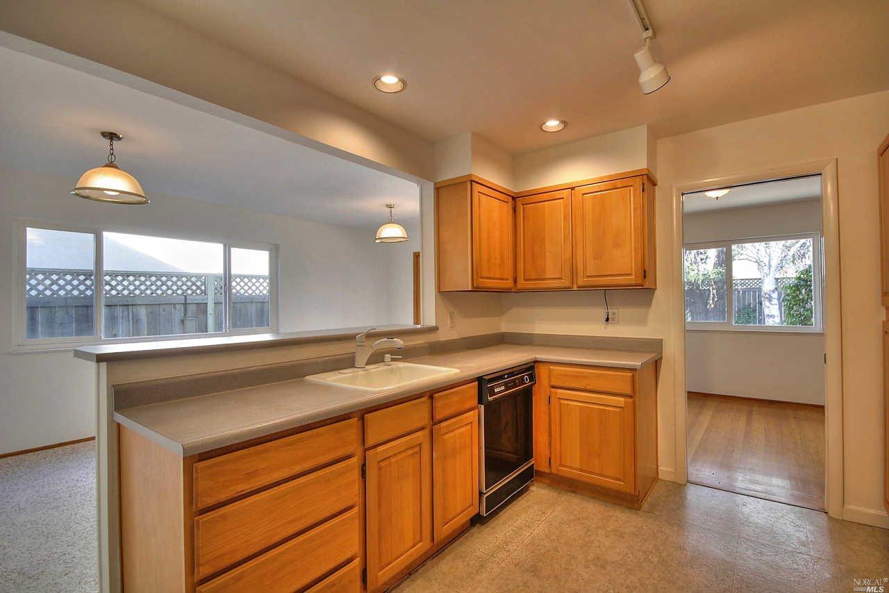 21 Pacific Queen Psge, Corte Madera, CA 94925 photo 5