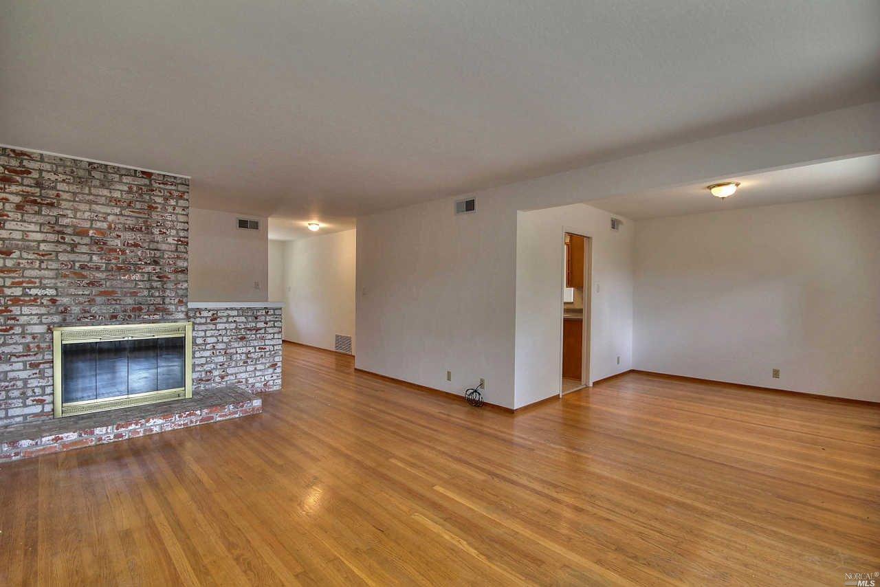 21 Pacific Queen Psge, Corte Madera, CA 94925 photo 3