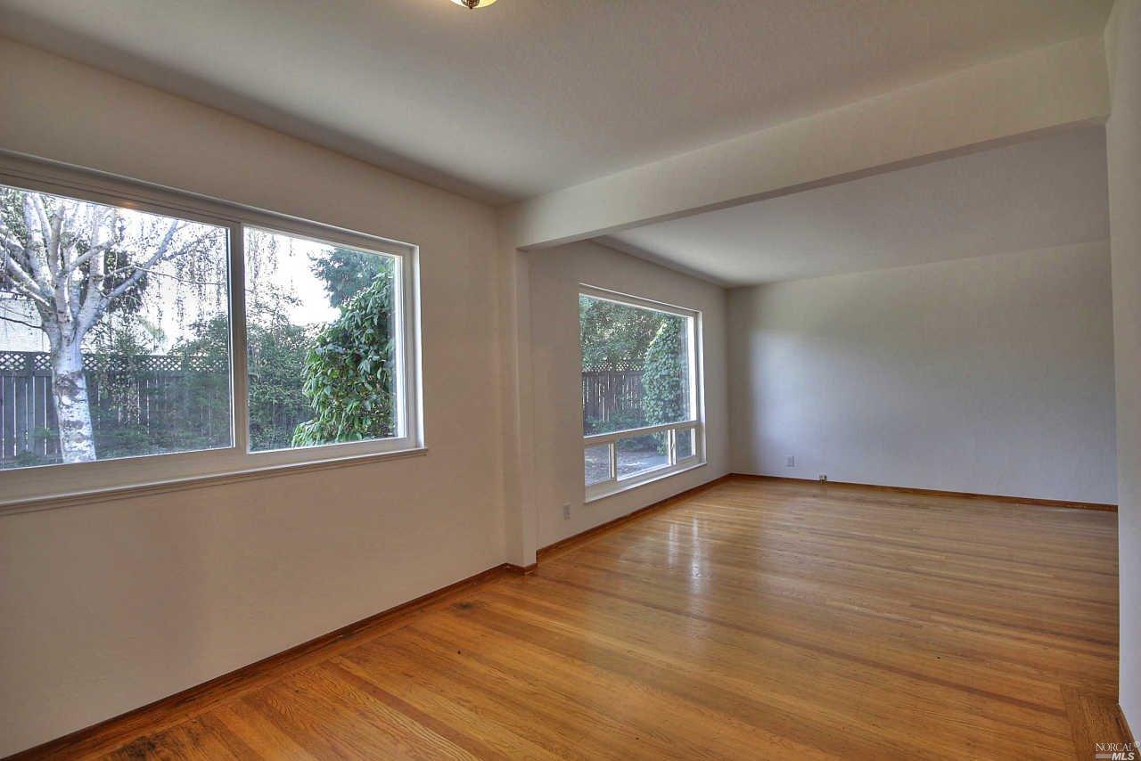 21 Pacific Queen Psge, Corte Madera, CA 94925 photo 4