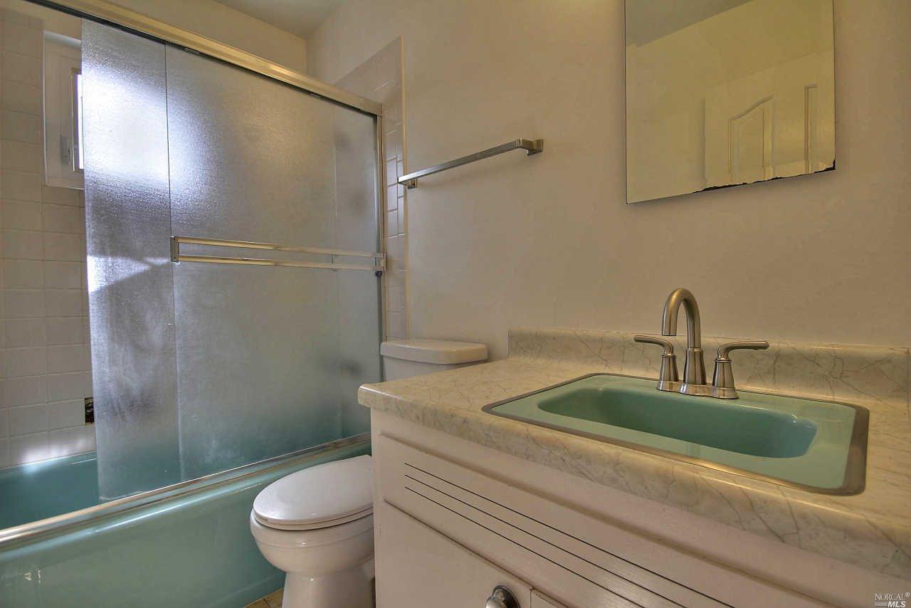 21 Pacific Queen Psge, Corte Madera, CA 94925 photo 8
