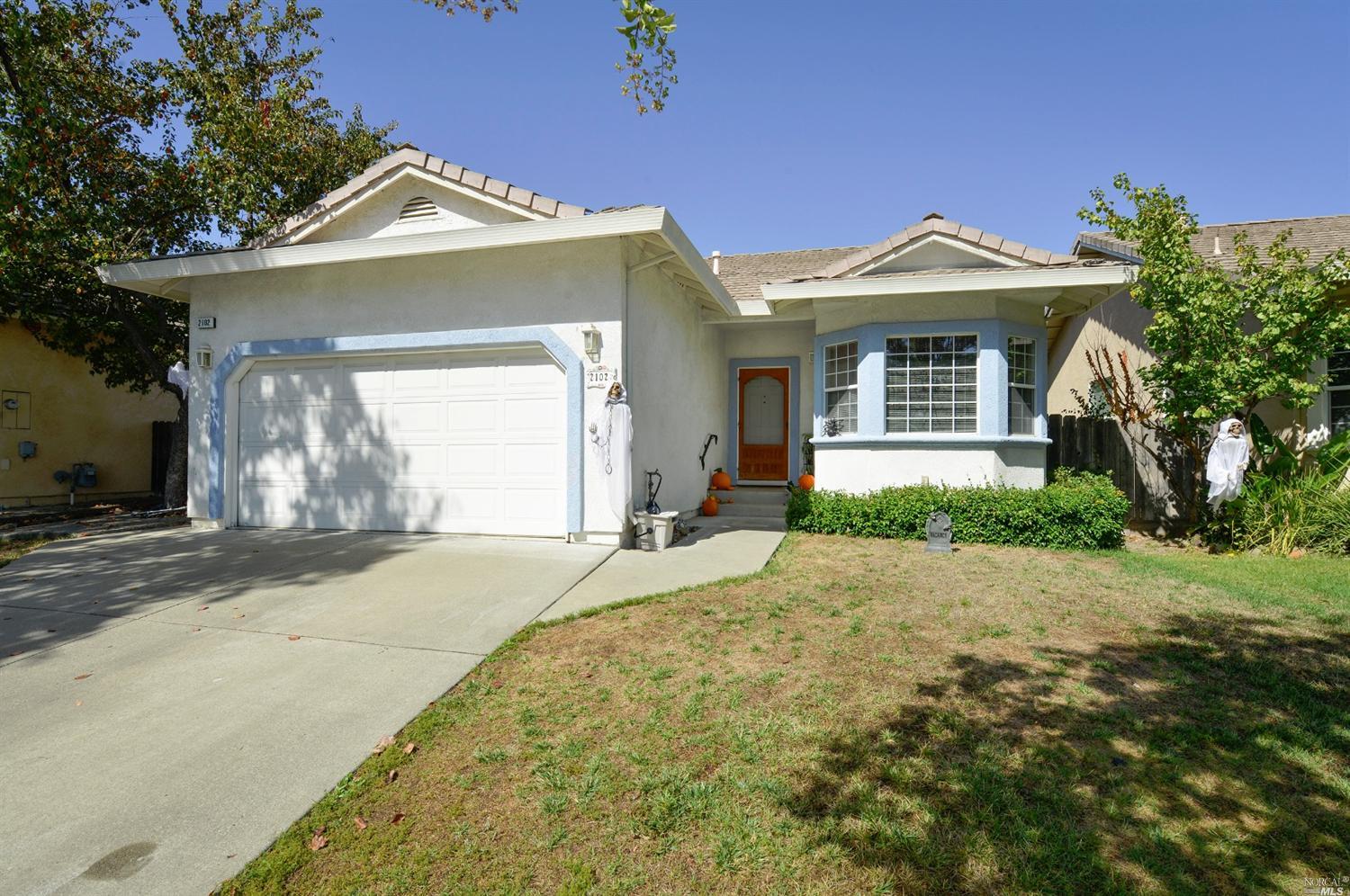 2102 Devonshire Dr, Napa, CA 94558 photo 1