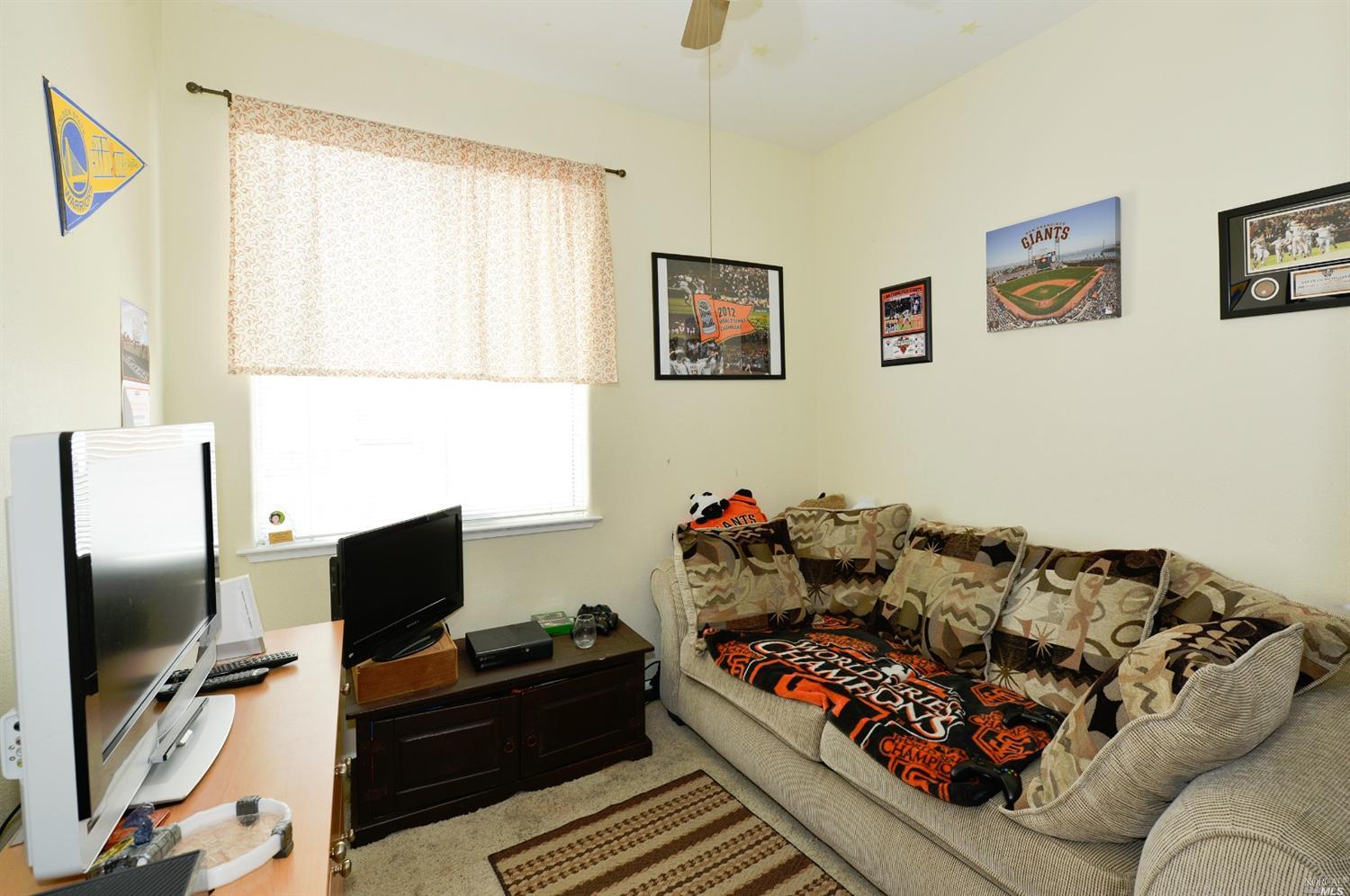 2102 Devonshire Dr, Napa, CA 94558 photo 8