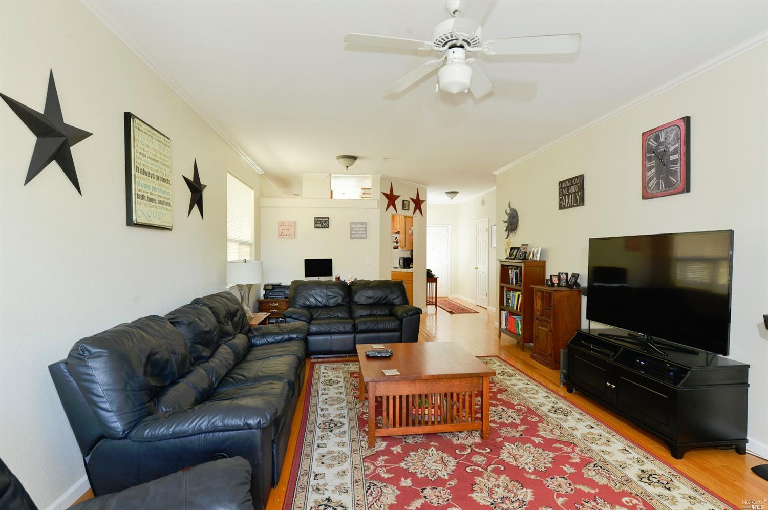 2102 Devonshire Dr, Napa, CA 94558 photo 3