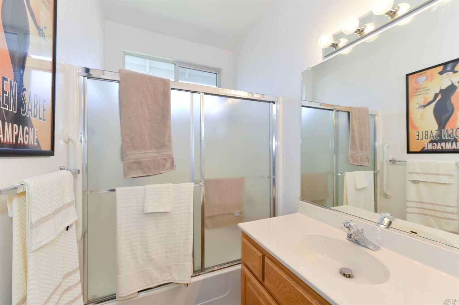 2102 Devonshire Dr, Napa, CA 94558 photo 9