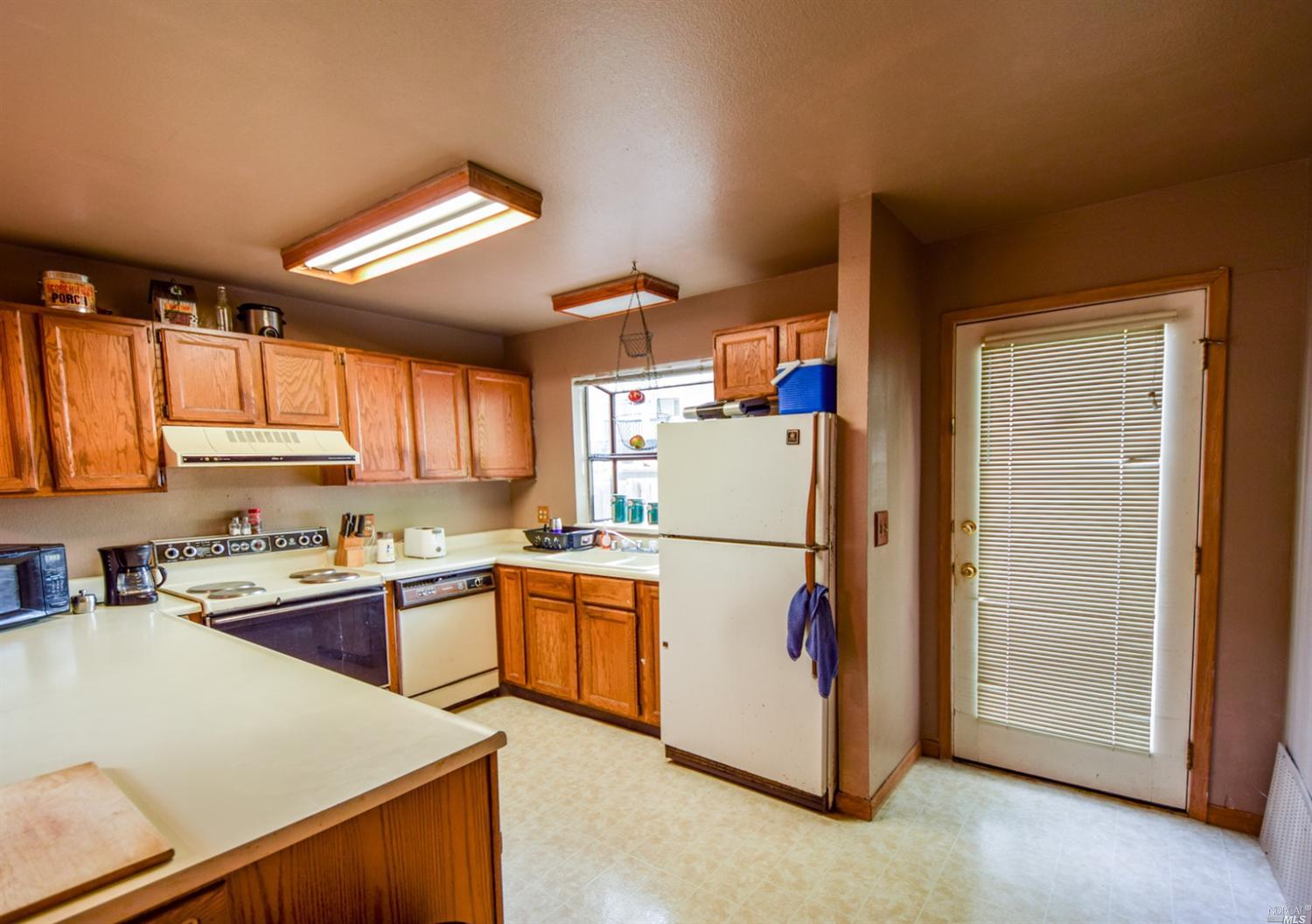 349 Freeway Dr, Napa, CA 94558 photo 4