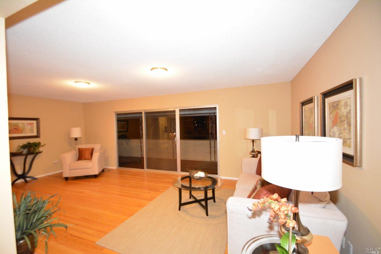 368 Springbrook Dr, Vallejo, CA 94591 photo 3