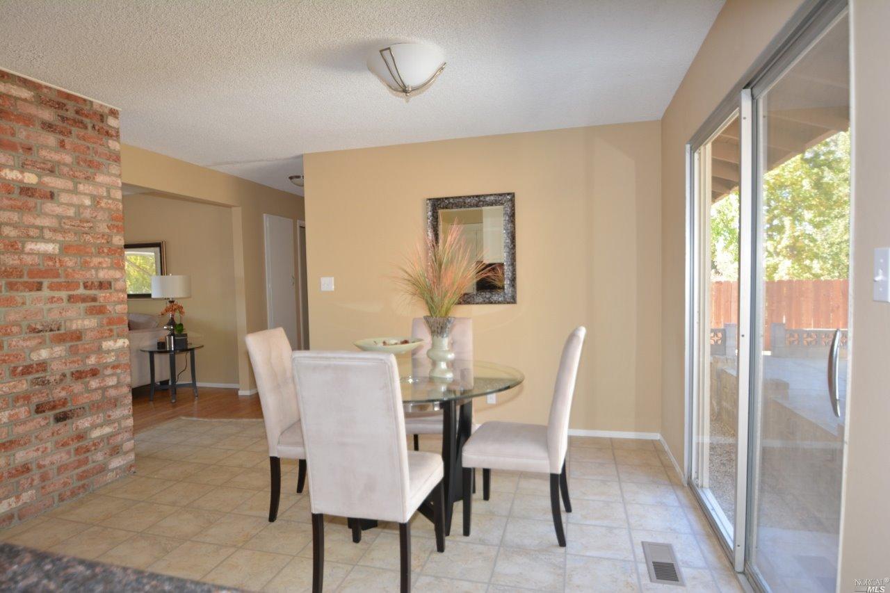 368 Springbrook Dr, Vallejo, CA 94591 photo 6
