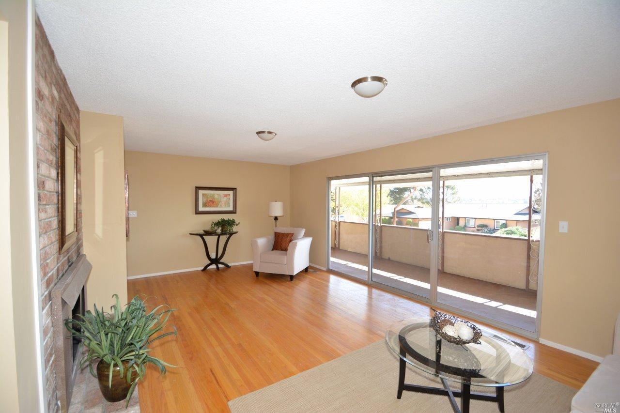 368 Springbrook Dr, Vallejo, CA 94591 photo 4