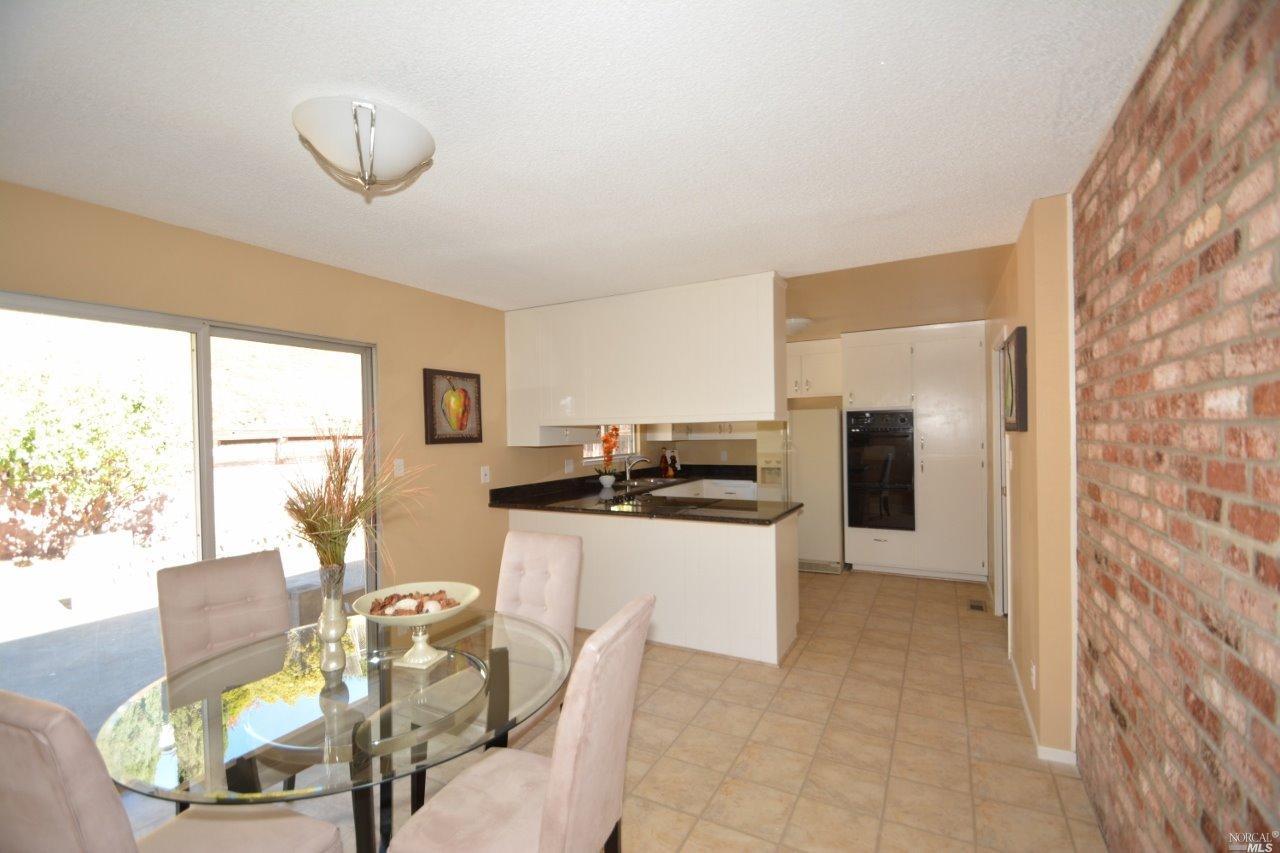 368 Springbrook Dr, Vallejo, CA 94591 photo 5