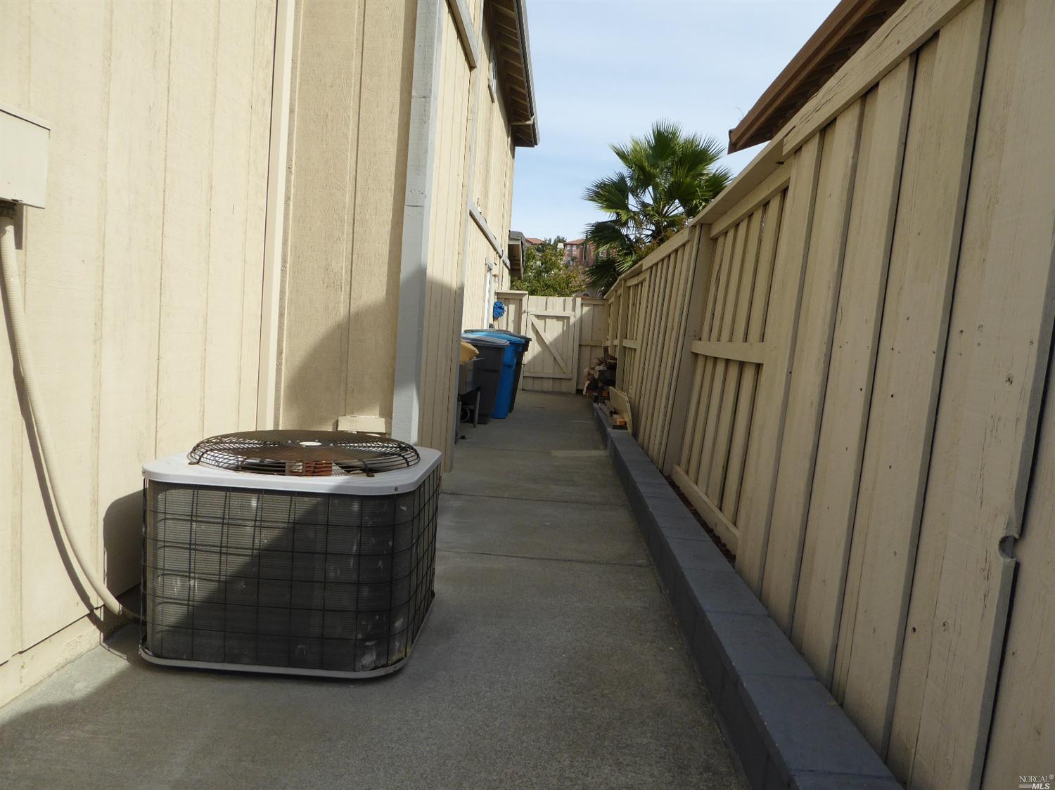1479 Legend Cir, Vallejo, CA 94591 photo 25