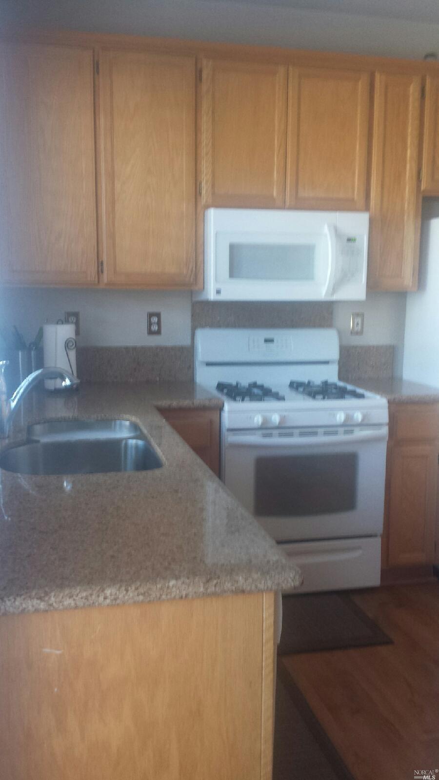 5209 Academy Dr, Fairfield, CA 94534 photo 2