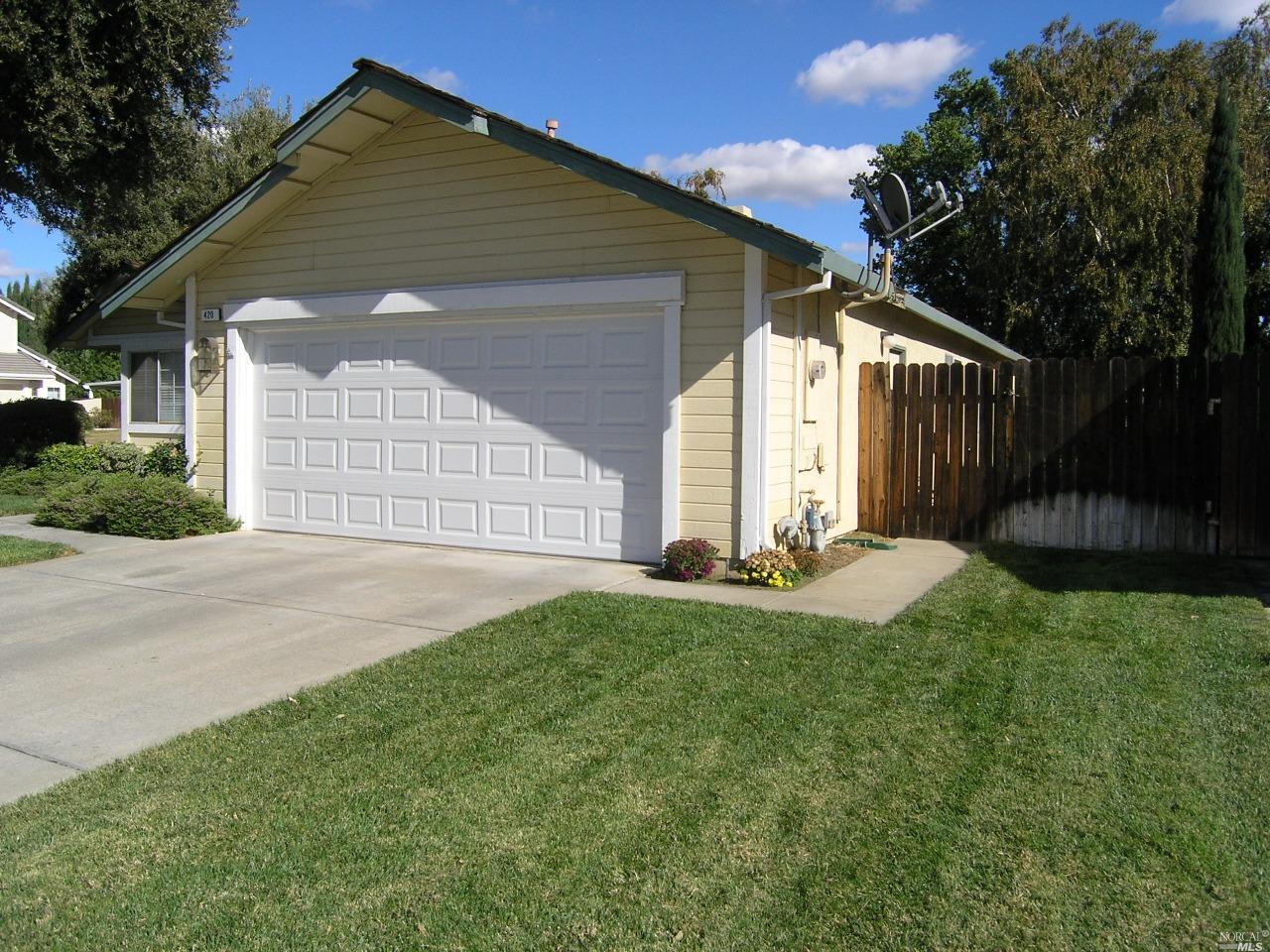 420 Coleman Dr, Dixon, CA 95620 photo 2