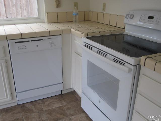 246 Knights Cir, Vallejo, CA 94591 photo 13