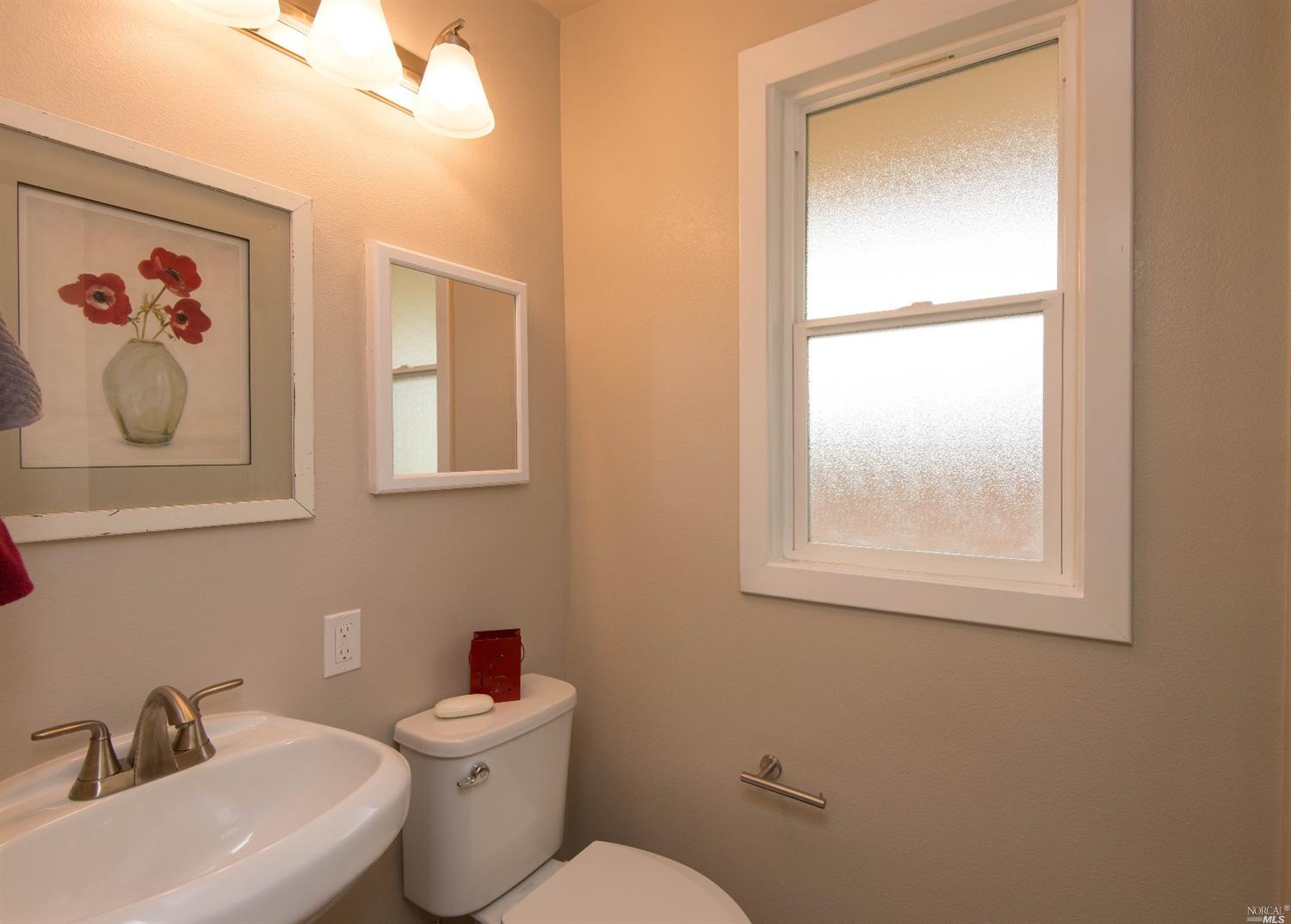 2201 E Haven Dr, Santa Rosa, CA 95409 photo 17