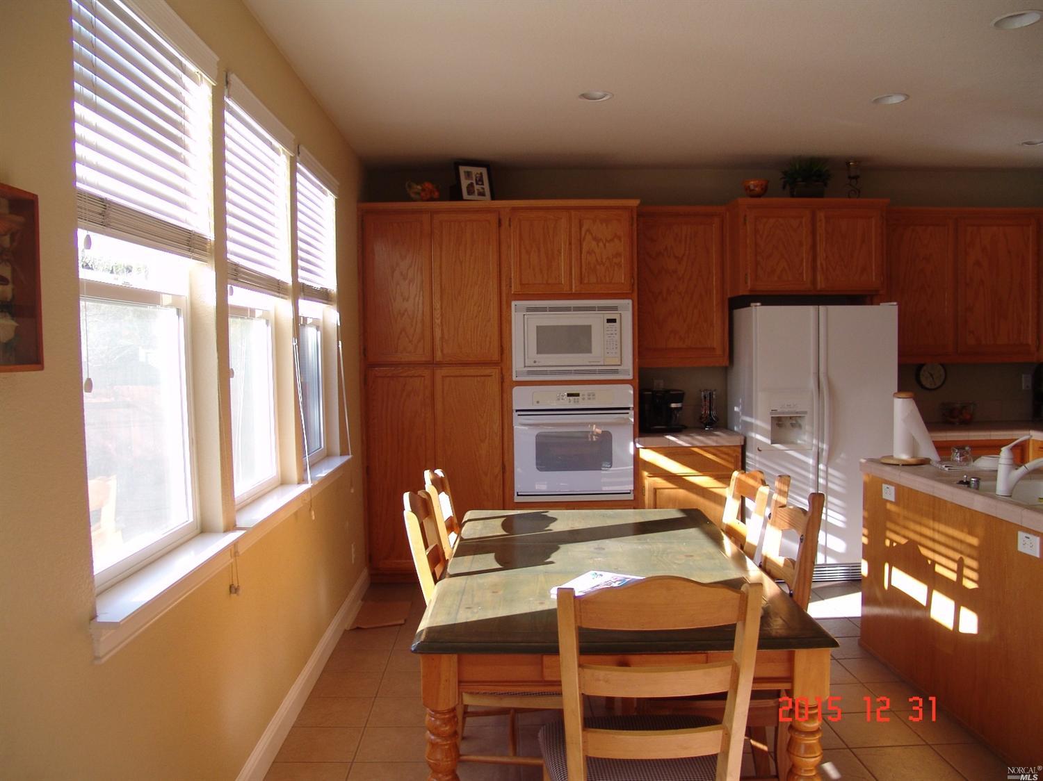 1137 Rochioli Dr, Windsor, CA 95492 photo 2