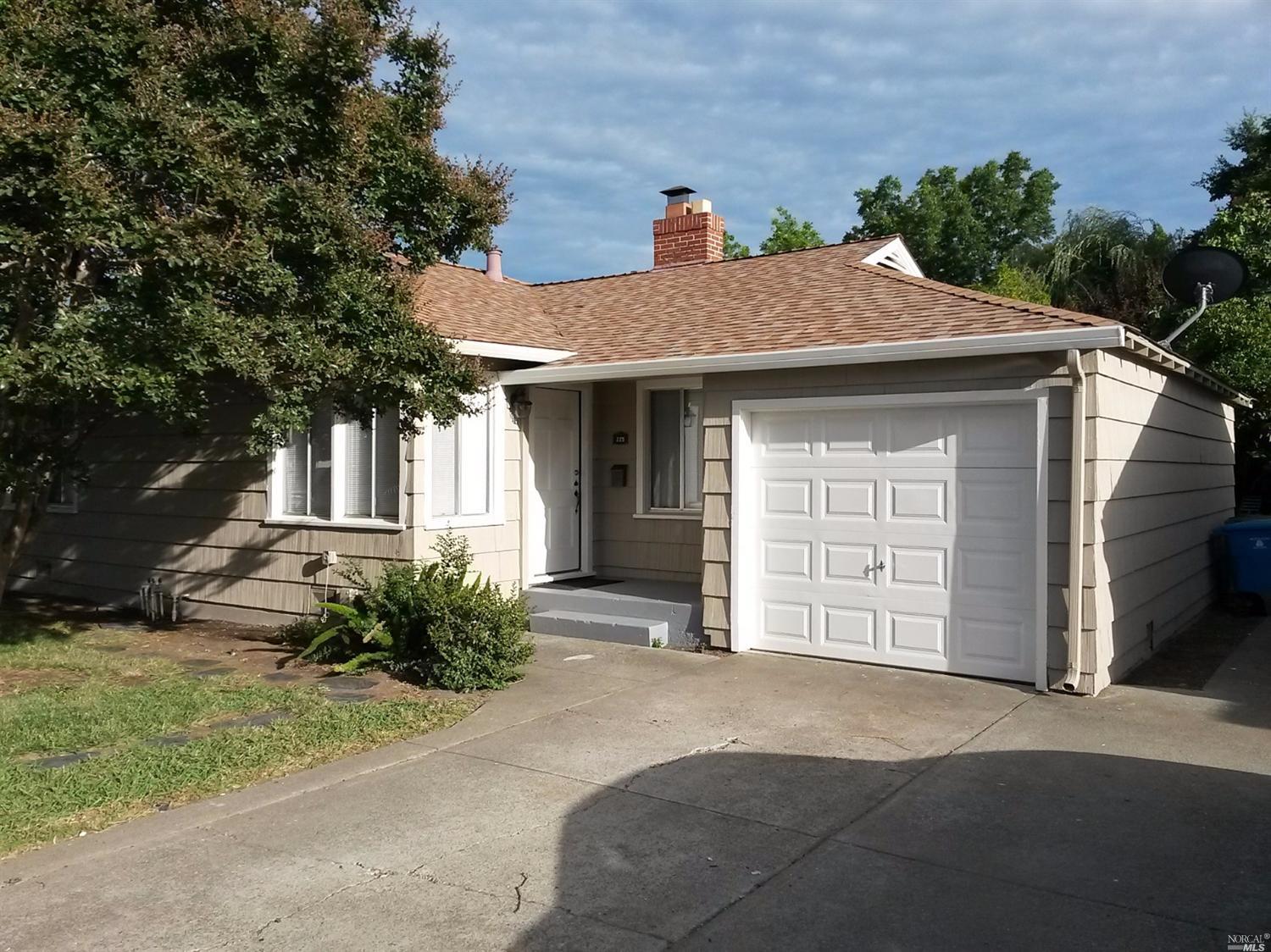 225 Elm St, Vacaville, CA 95688 photo 2