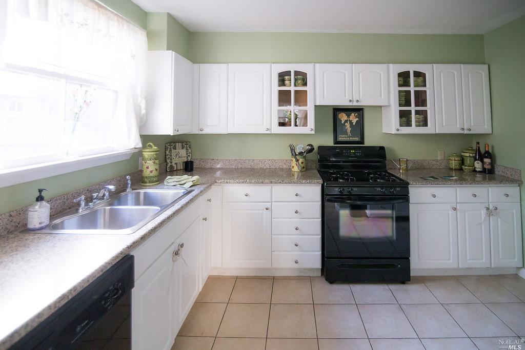 235 Fleming Ave, Vallejo, CA 94590 photo 2
