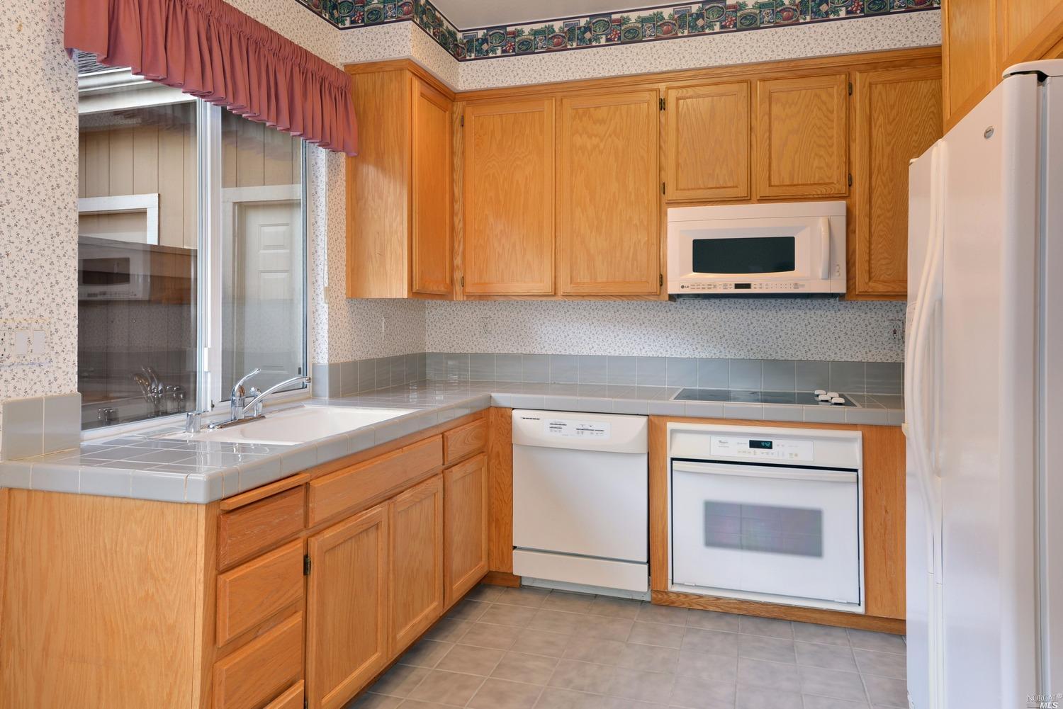 863 Glen Miller Dr, Windsor, CA 95492 photo 4