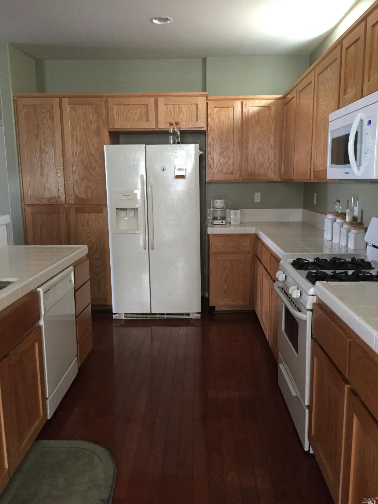 1662 Glenmore Dr, Fairfield, CA 94533 photo 4