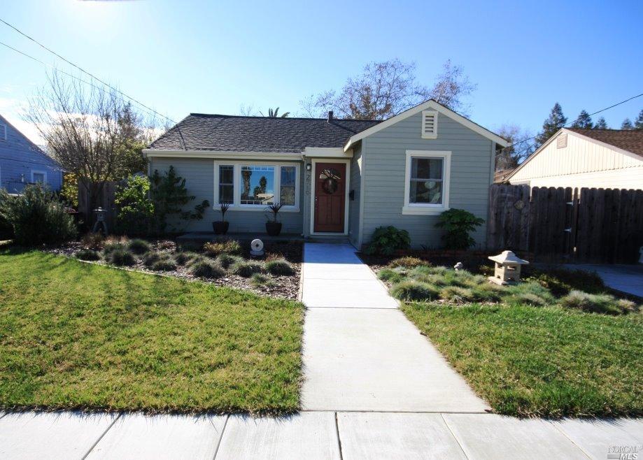 2719 Pine St, Napa, CA 94558 photo 3