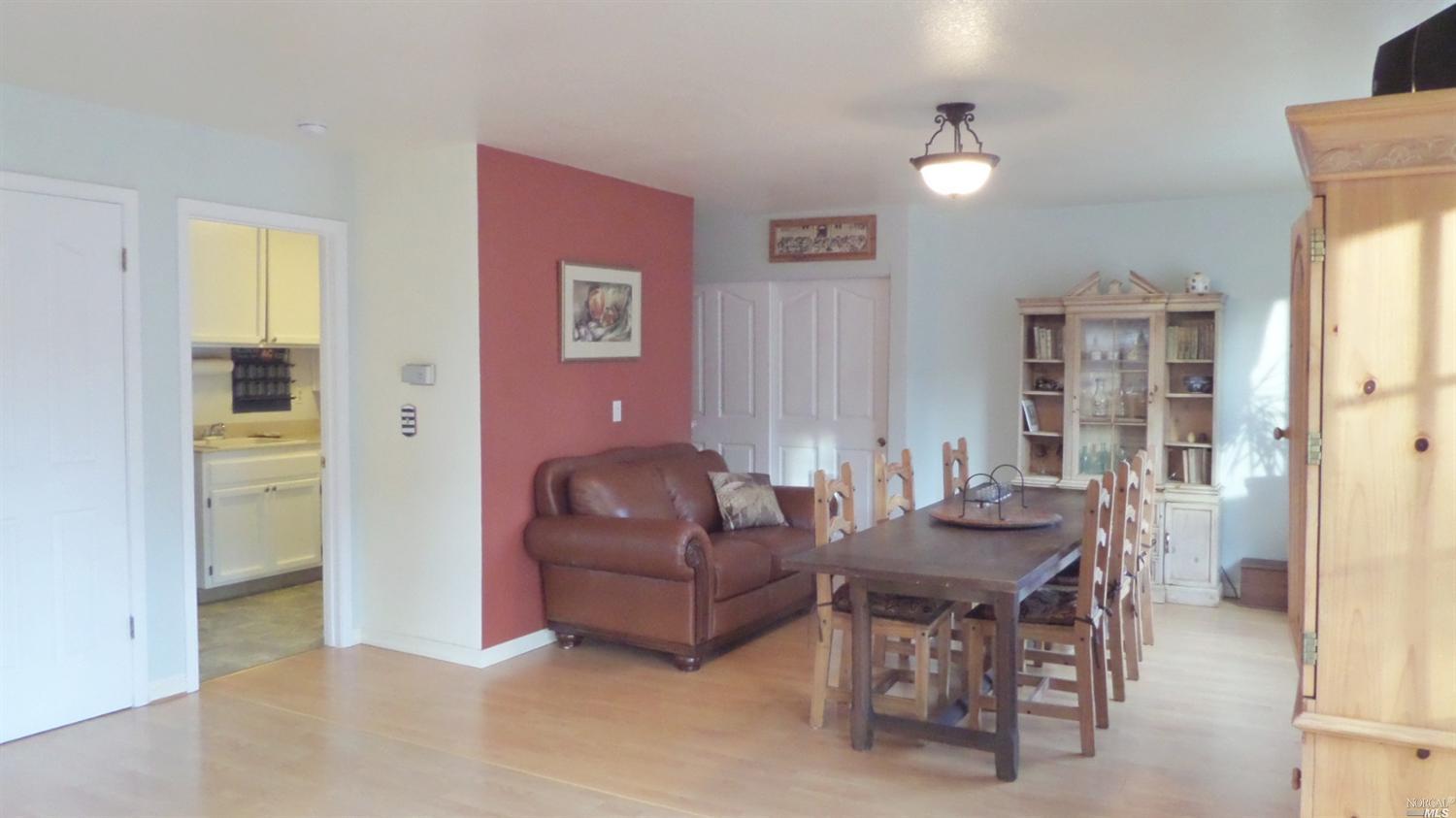 108 Los Robles Ave, Windsor, CA 95492 photo 6