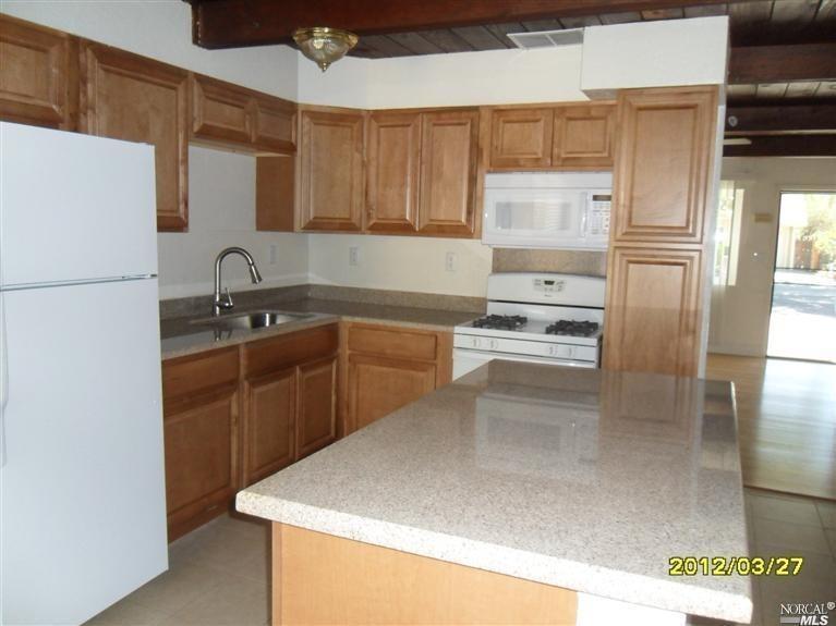 1048 Harding St, Fairfield, CA 94533 photo 3